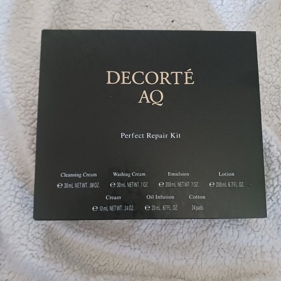 DECORTE AQ Perfect Repair Kit - Picture 1 of 3